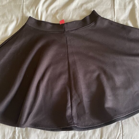 Jayvee Circle/Skater Skirt Bundle: Red and Black (Size Unknown, prob XS/S) - Picture 3 of 9